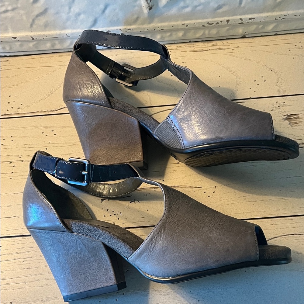 Aerosoles Elegant Gray Women's Heeled Sandals - size 8.5 NWOT’s